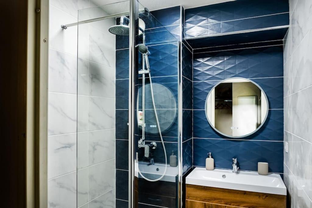 Lourde Center Apartment 3 Bed With Parking Lourdes Exteriör bild